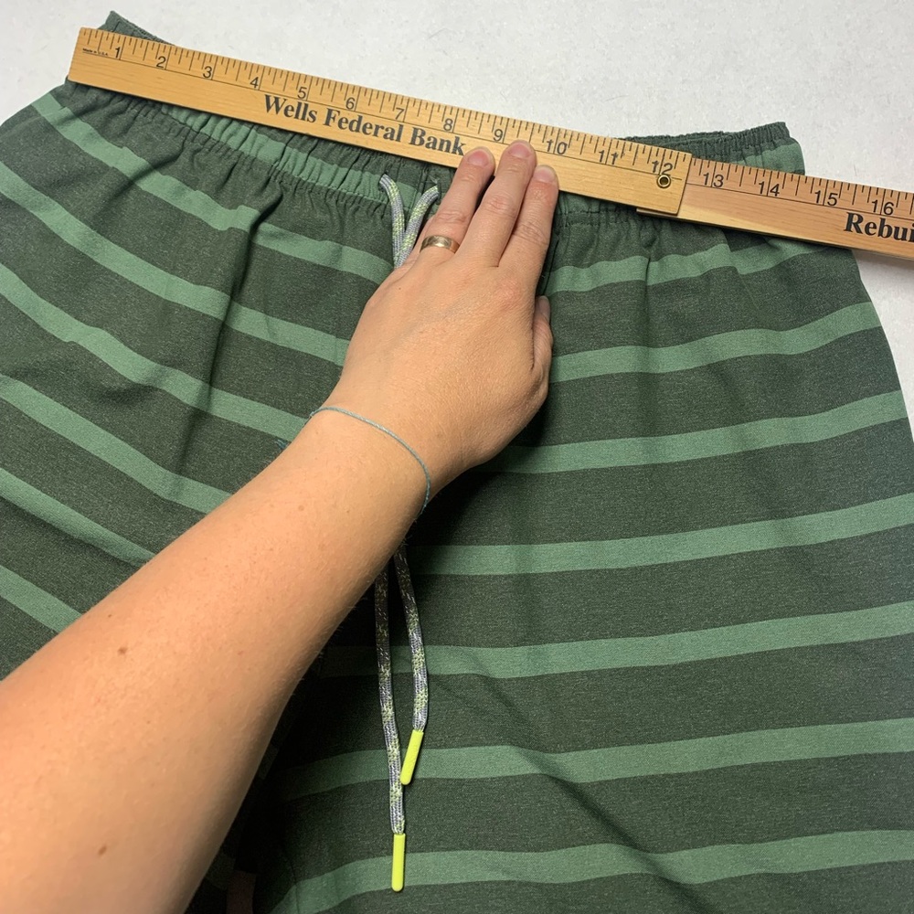 Chubbies Swim Trunks Active Shorts 7" inseam green stripe no liner size large - Picture 6 of 10